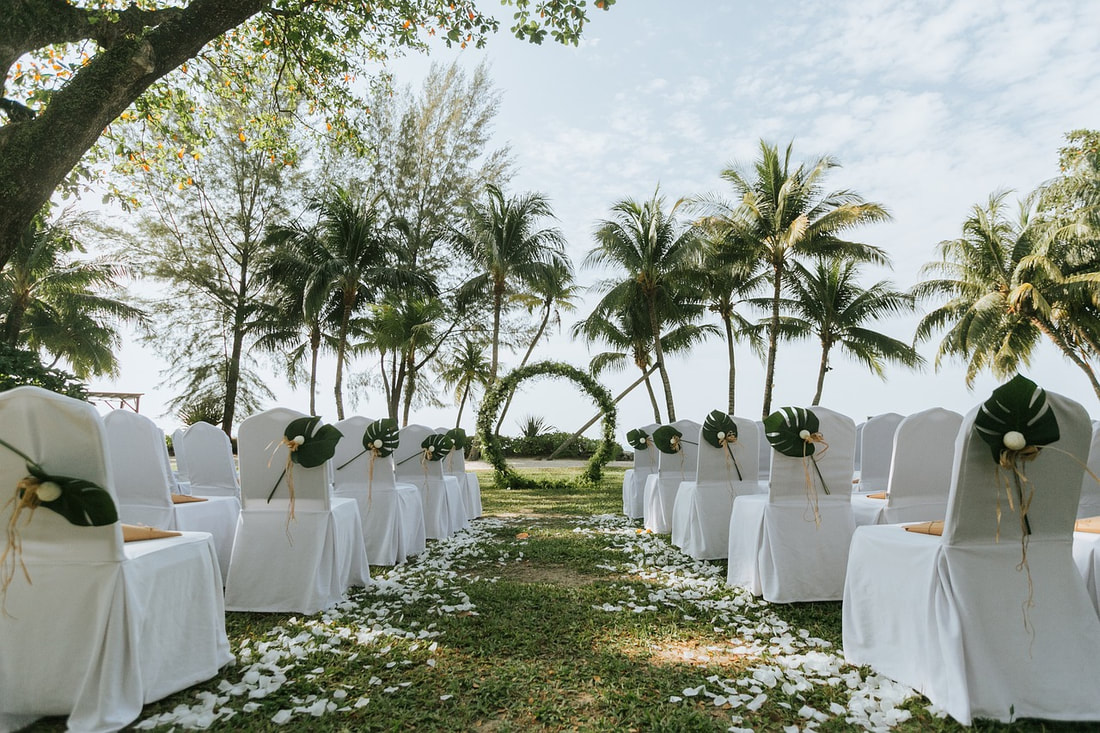Wedding outside tropical